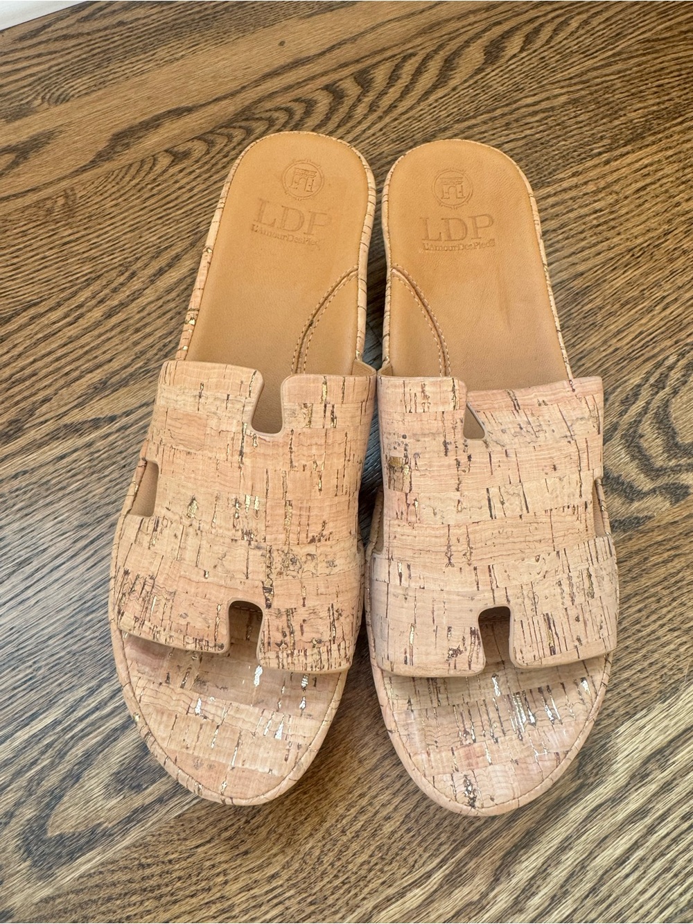 L’Amour des Pieds Catina Platform Sandal - Picture 8 of 10